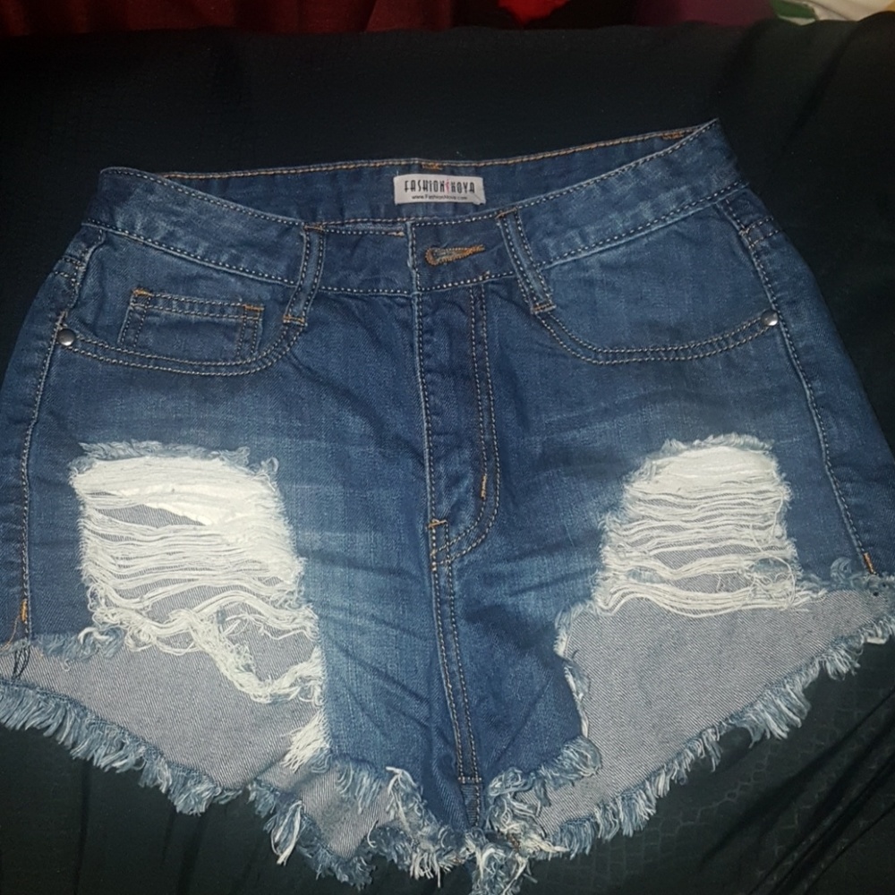 Fashion Nova blue jean SHORTS